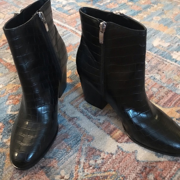 Nine West booties - Picture 8 of 9